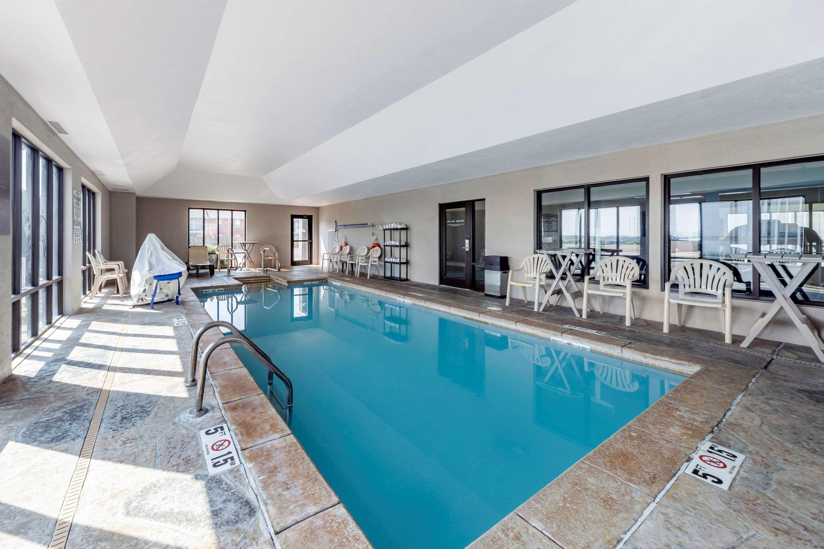 Hotel Garner - Quail Springs By Ihg 2*